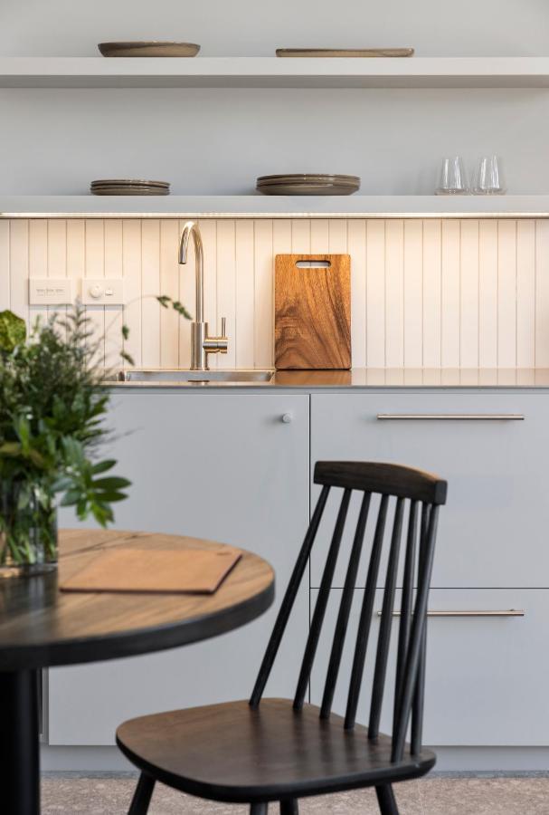 فندق The Chamberson ديوندين المظهر الخارجي الصورة A kitchen with a cutting board