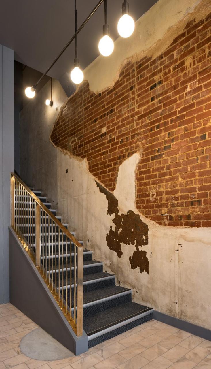 فندق The Chamberson ديوندين المظهر الخارجي الصورة The staircase